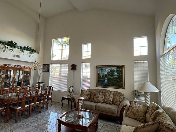 5th image of 2696 Hudson Ave #2