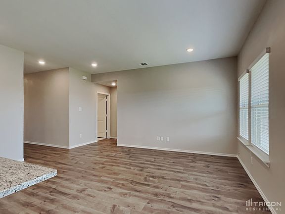 3rd image of 3125 Parsons St