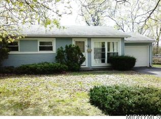446 Deland Dr, Utica, NY 13502