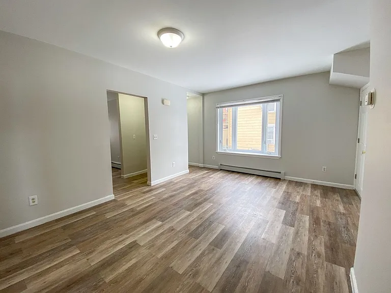 158 Ward St — Photo 16