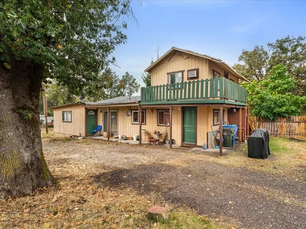 10483 Blackwell Rd, Central Pt, OR 97502