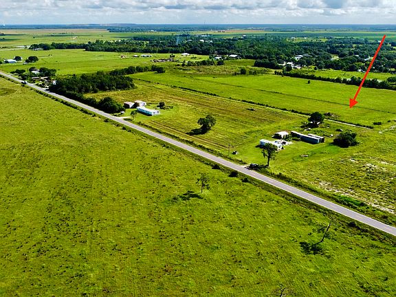 5th image of 1934 NE 96th Ave. Road