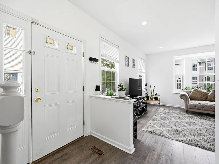 216 Barringer Dr — Photo 31