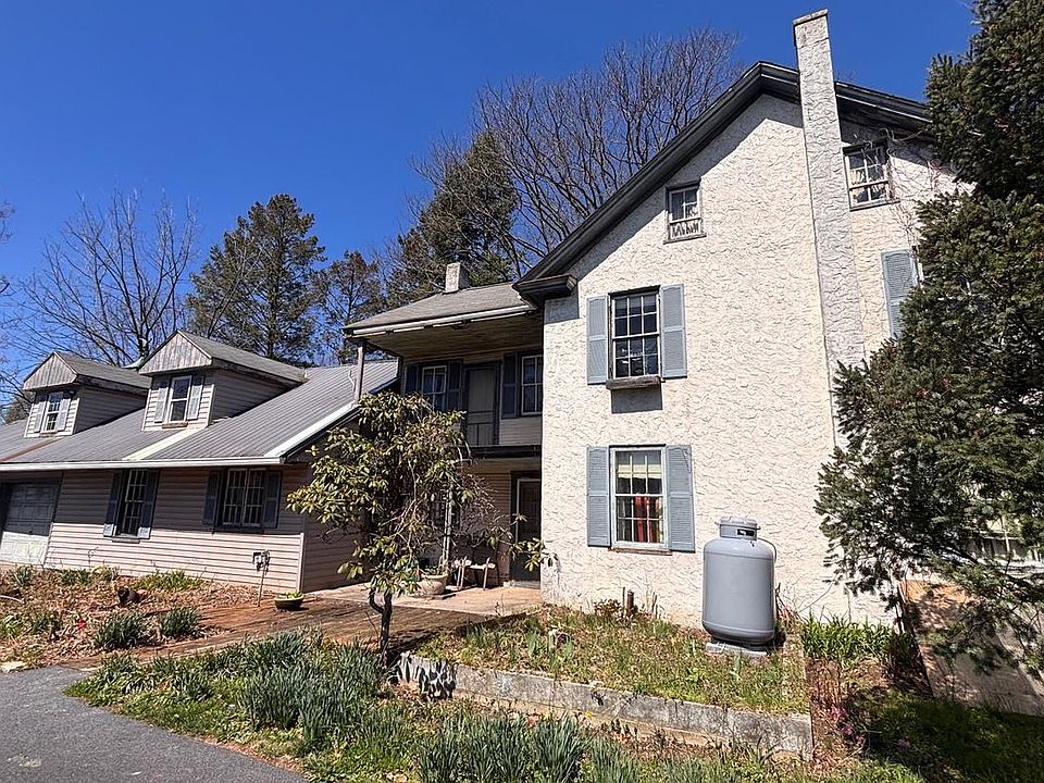 2nd image of 854 Centerville Rd