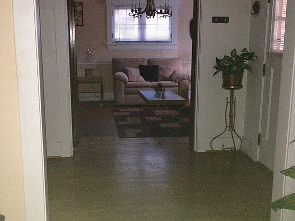 5th image of 1227 Amherst Pl