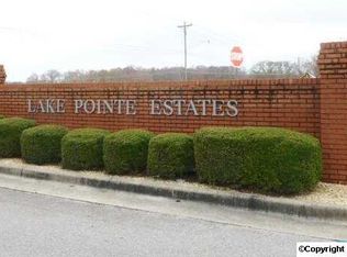 1406 Lake Pointe Dr SW, Decatur, AL 35603