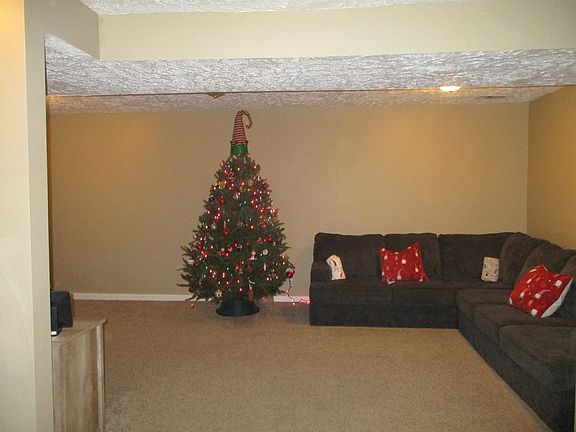 3rd image of 23878 Eisenhower Dr