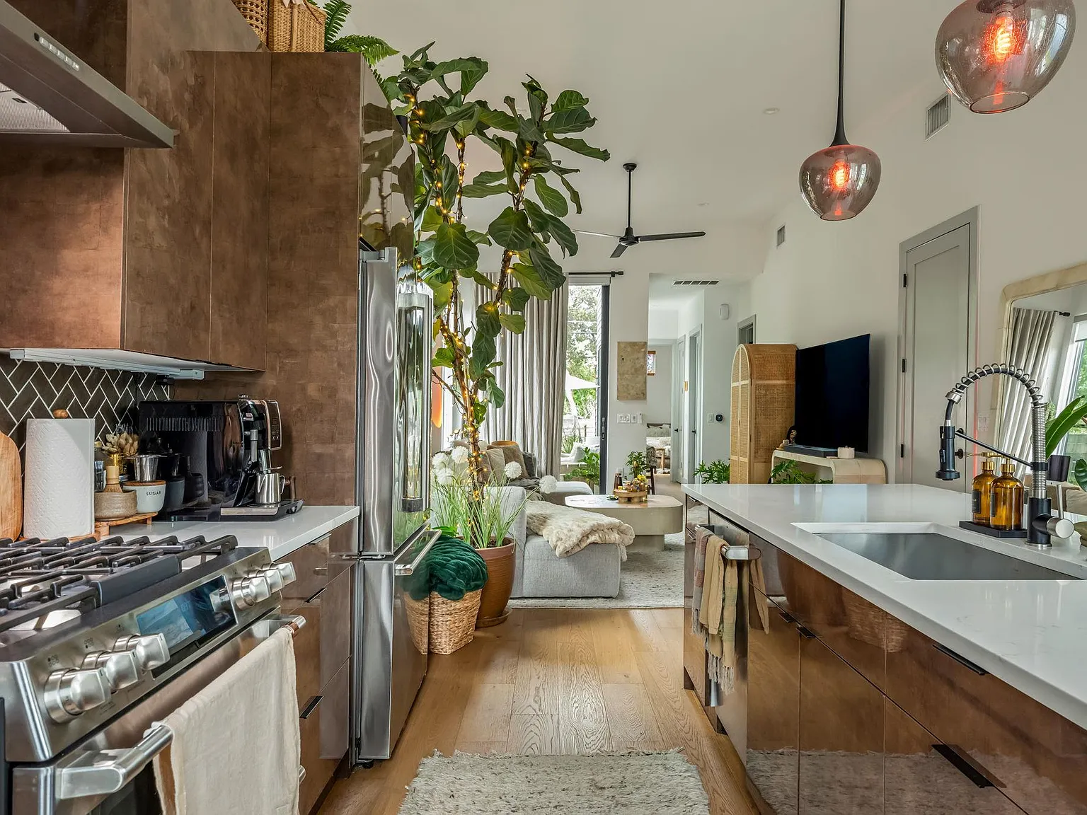 2 bed, 2.5 bath, 1100 sqft, $3,700 — Photo 4