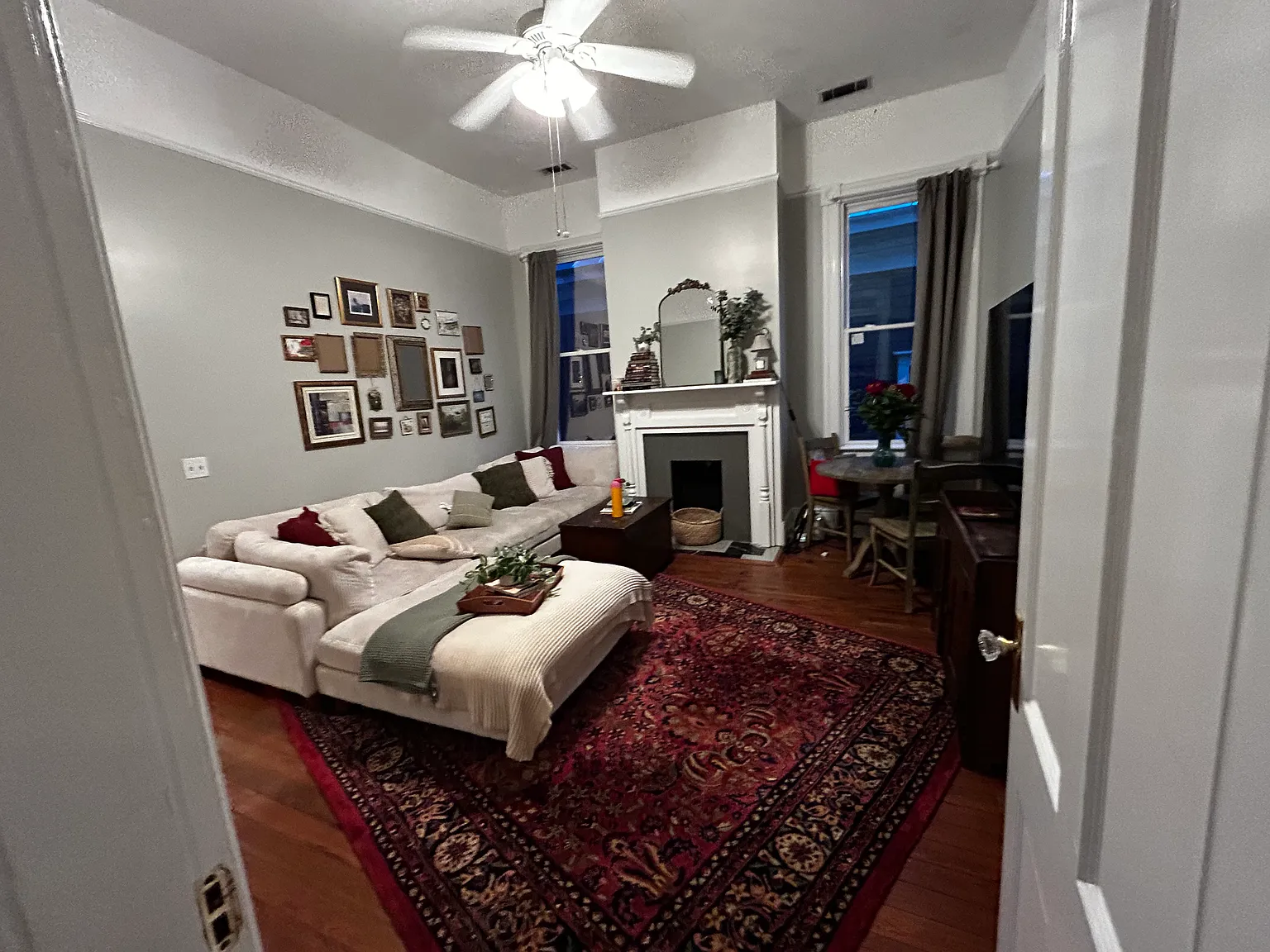 2 bed, 1012 sqft, $1,895 — Photo 2