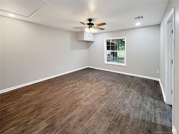 4th image of 4421 Carlyss Dr