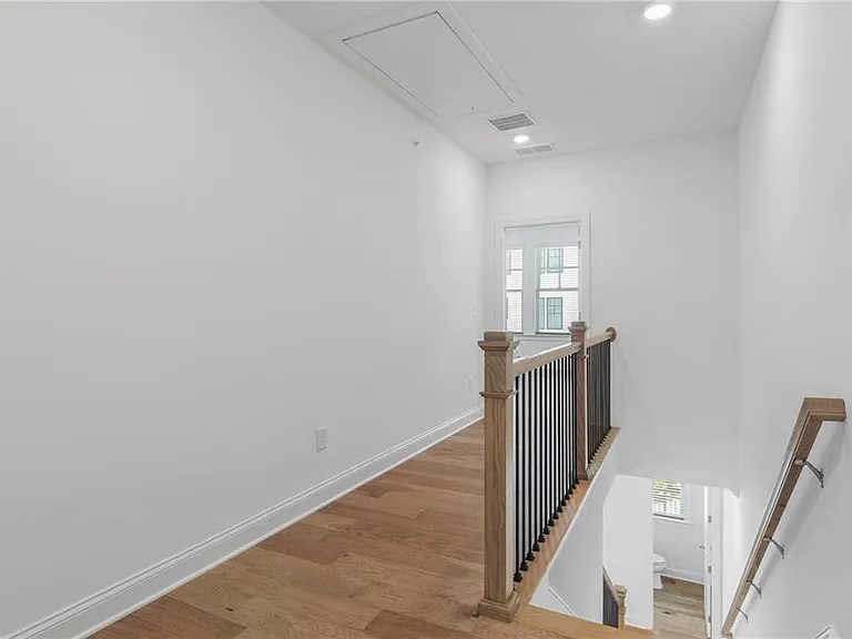 6543 Beacon Dr — Photo 20
