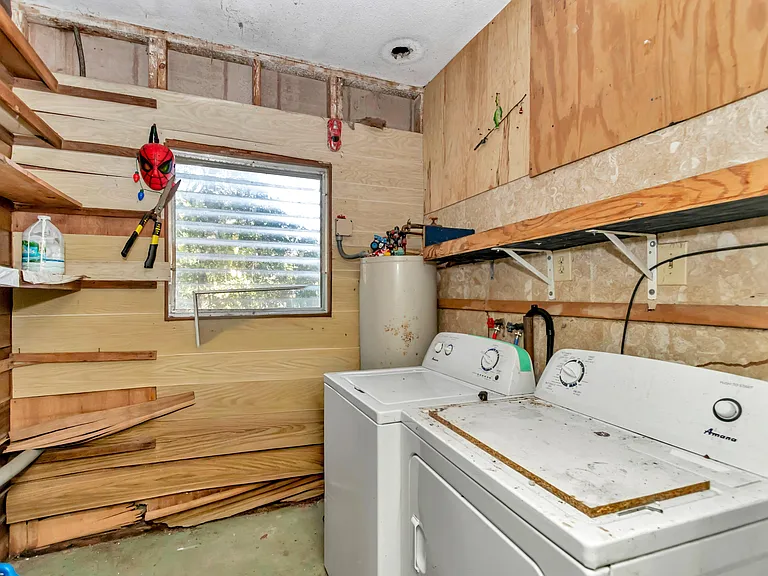 NE 39th Ct — Photo 7