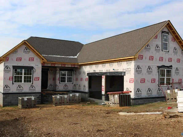 92 Payton Ln, Grant, AL 35747