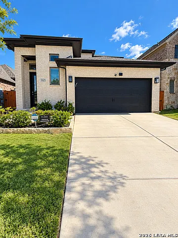 4 bed, 3.5 bath, 2393 sqft, $2,450 — Photo 1