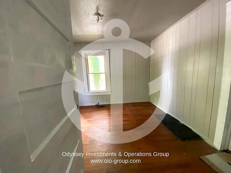 501 W Harrison Ave — Photo 2