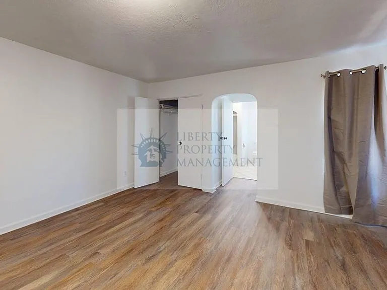 1725 W F St — Photo 15