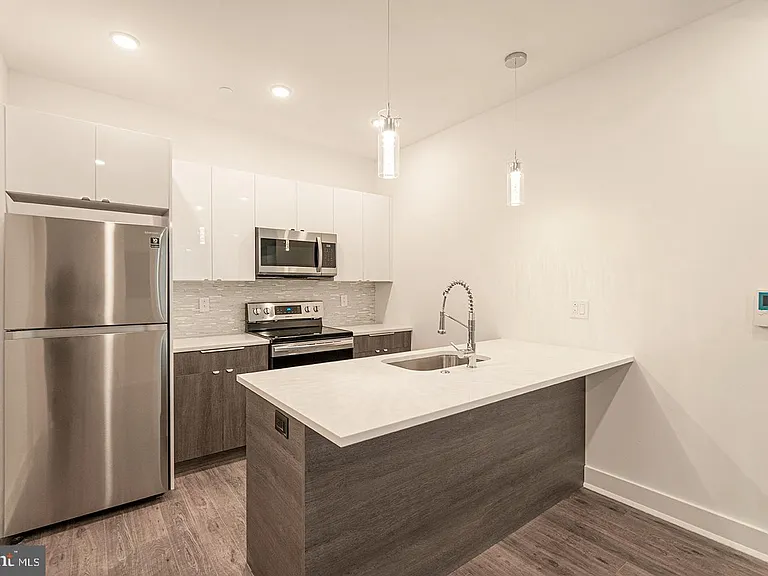 2623 Christian St #303 — Photo 2
