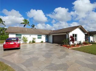 297 Bay Meadows Dr, Naples, FL 34113