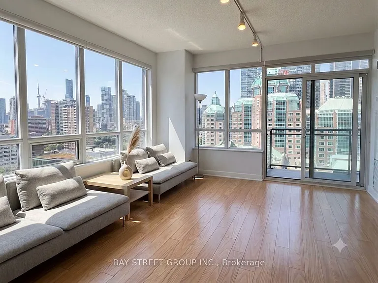28 Linden St #1206 — Photo 3