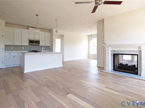 2 Canoe Pointe Loop, Chesterfield, VA 23120