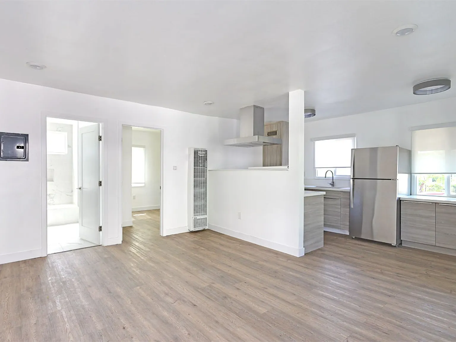 4233 Burns Ave — Photo 4