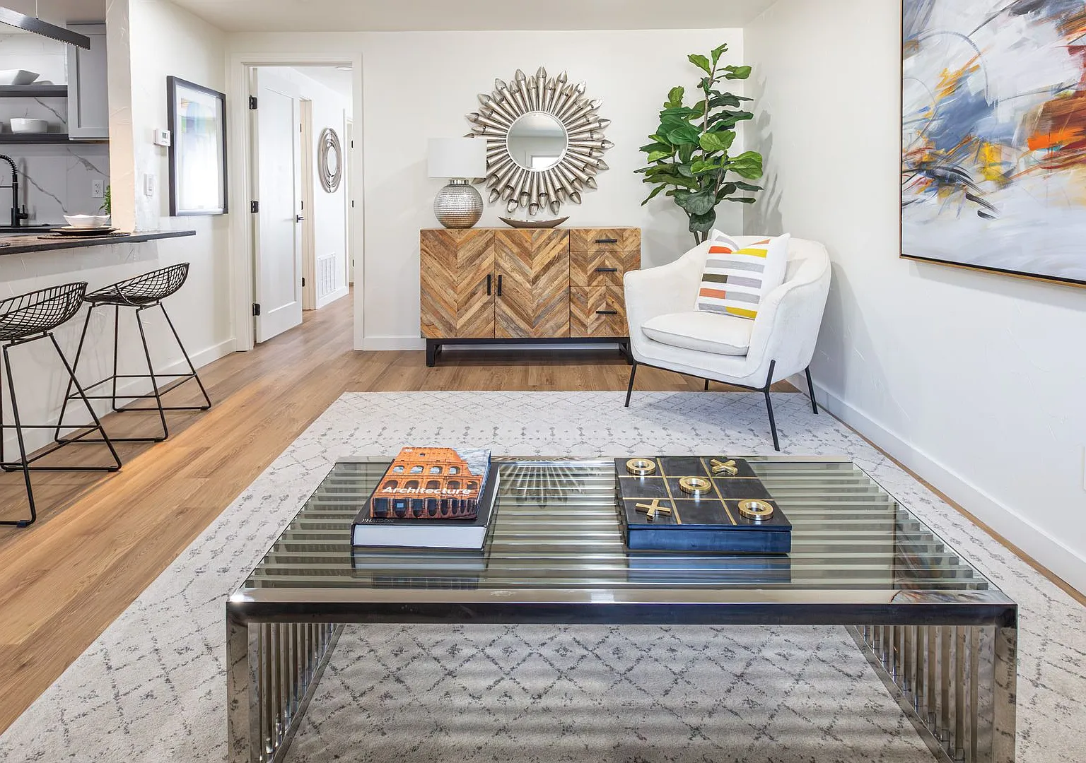 Atrium Apartments — Photo 4