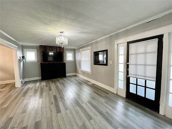 5th image of 3055 West St