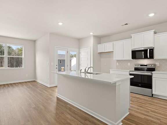 4th image of 1123 Adirondac Way