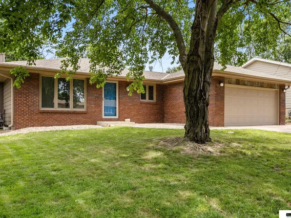 5810 S 50th St, Lincoln, NE 68516