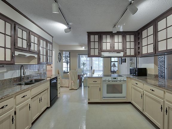4th image of 4629 Whisper Way