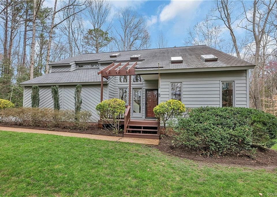 1st image of 741 Farnham Dr