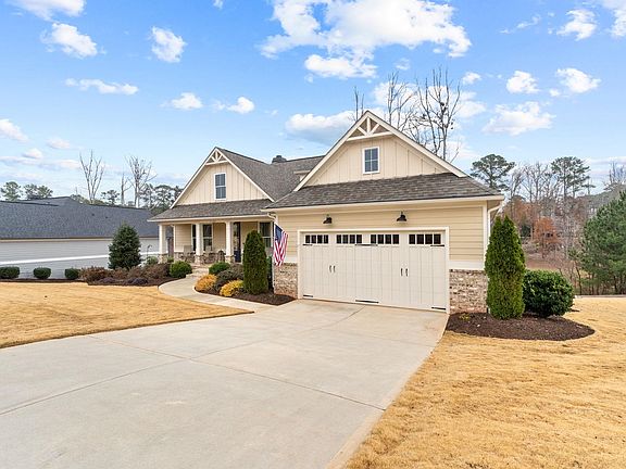 2nd image of 1160 Hidden Hills Cir