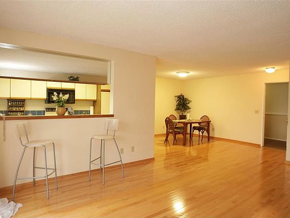 5th image of 5000 S Centinela Ave APT 111