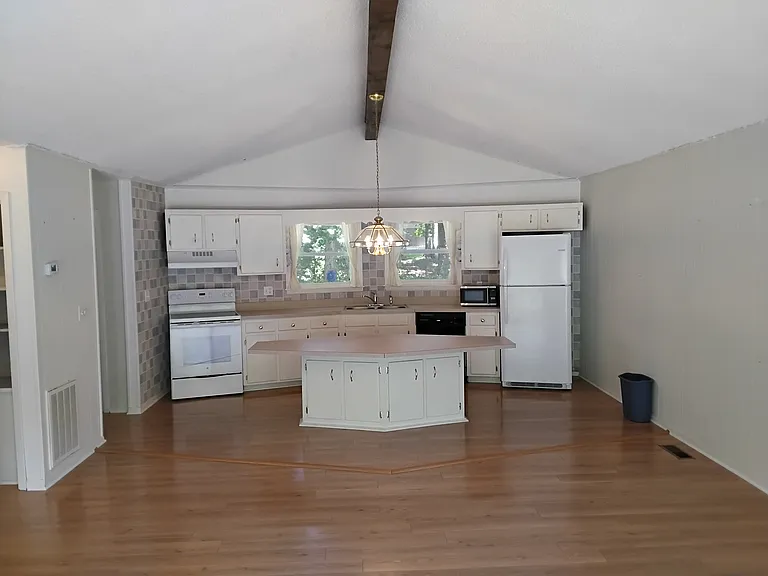 149 Jasper Dr — Photo 3