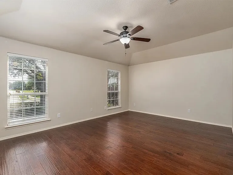 Cherry Ridge Dr — Photo 4