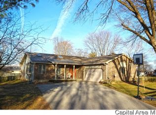 17147 River View Rd, Petersburg, IL 62675
