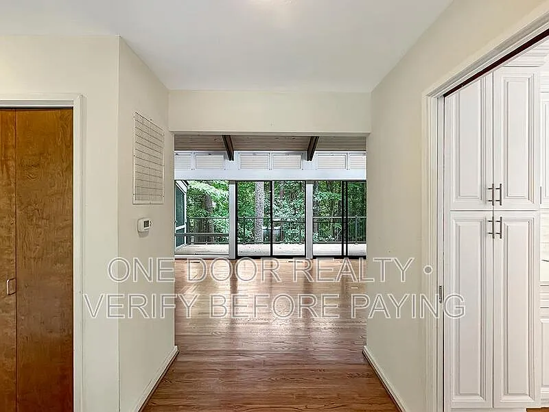 3 bed, 3.0 bath, 2143 sqft, $1,450 — Photo 3