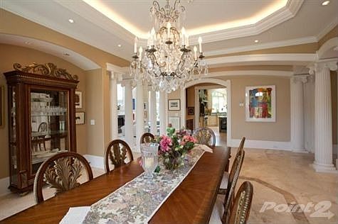 Dining to Kitchen