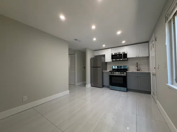 64 Chamberlain St #6, New Haven, CT 06513