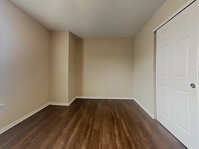 6886 Merritt Ridge Way — Photo 12