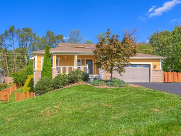 1702 Asher Ln, Blacksburg, VA 24060