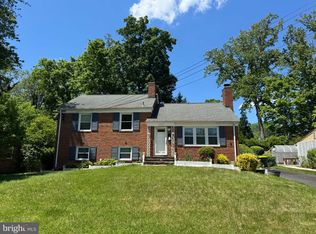 5313 Easton Dr, Springfield, VA 22151