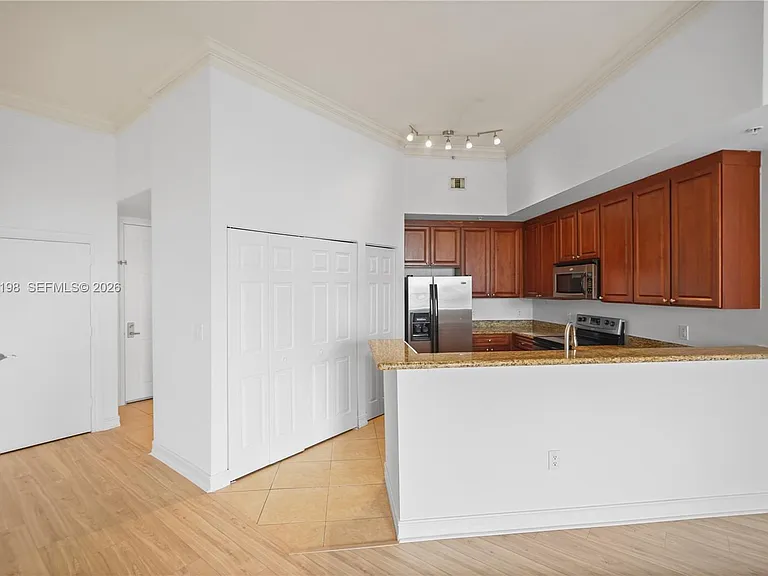 3001 NE 185th St #716 — Photo 7