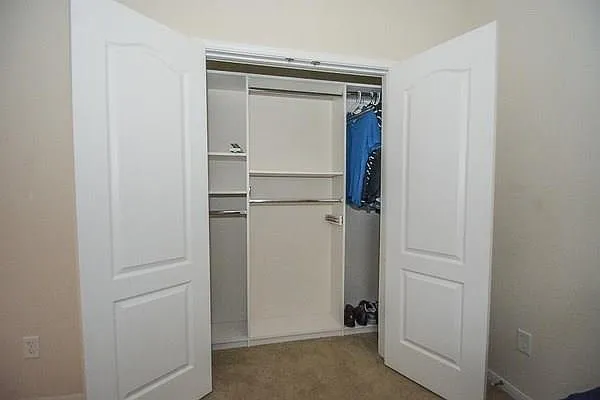 623 W Newport Bnd — Photo 15