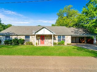 201 S 10th St, Hugo, OK 74743
