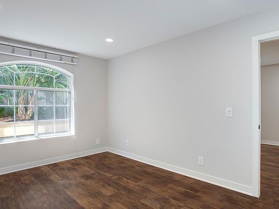 4th image of 7661 Beverly Blvd #249