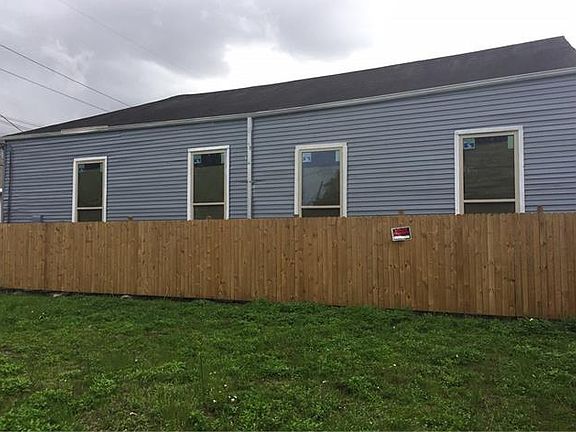 2nd image of 2128 Saint Andrew St