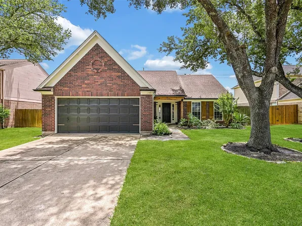 4009 Spring Branch Dr, Pearland, TX 77584