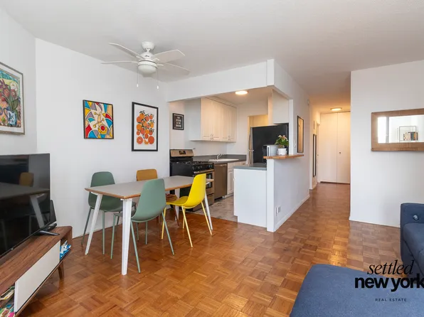 1641 Third Avenue image 1 of 16