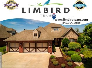 904 SW Edinburgh Ave, Bentonville, AR 72713